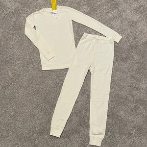 Hanna Anderson US 6-7 off white pajama